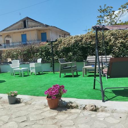 Oasi Hause Vila Castel Volturno Exterior foto
