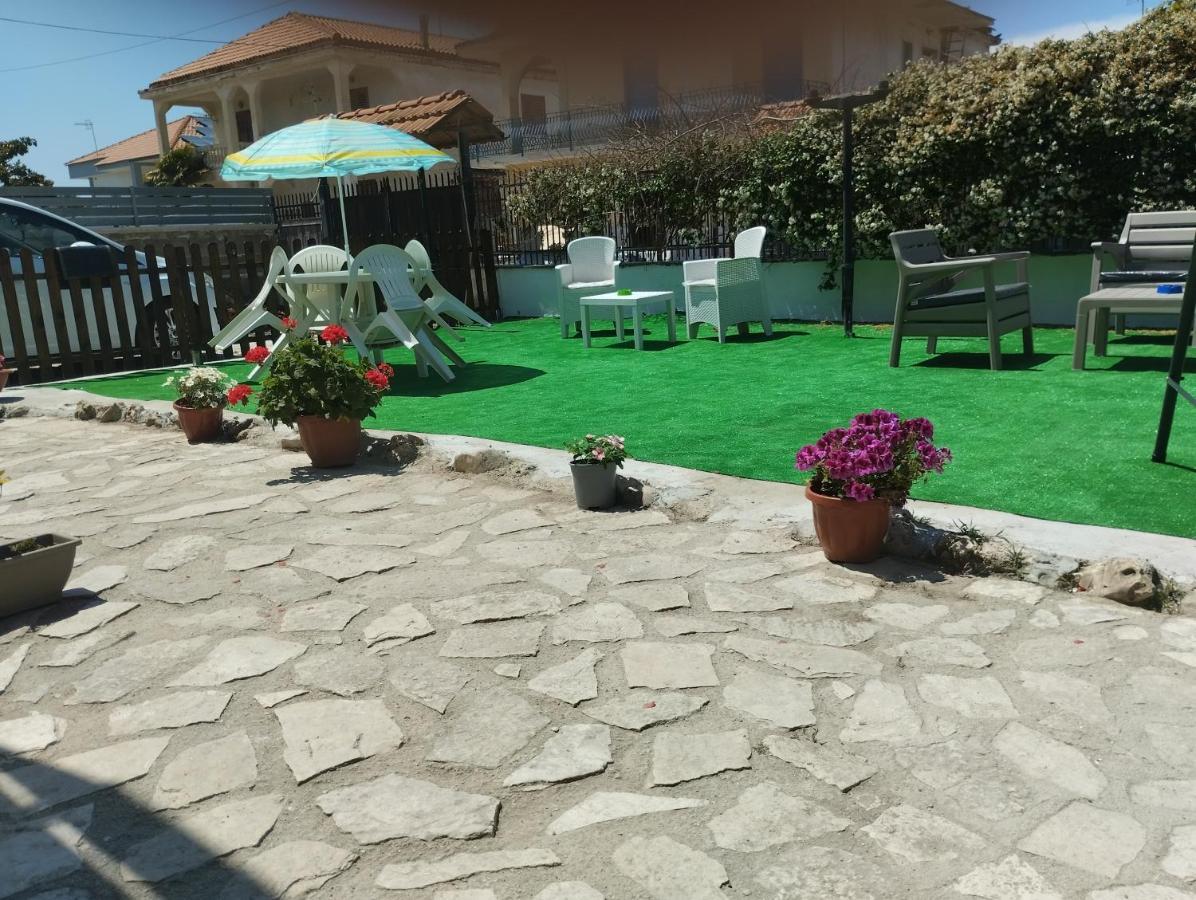 Oasi Hause Vila Castel Volturno Exterior foto